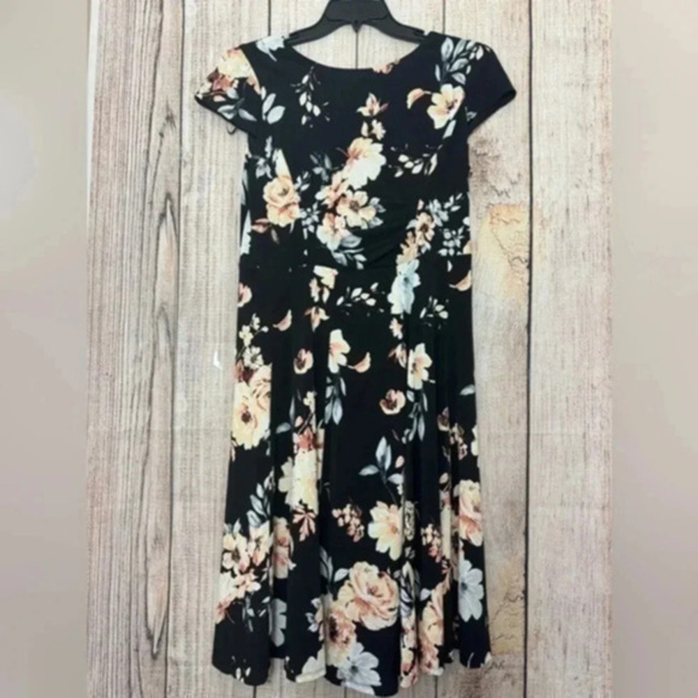 The Northstyle Womens Floral Dress size Small